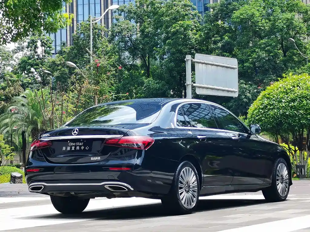 MERCEDES-BENZ E CLASS