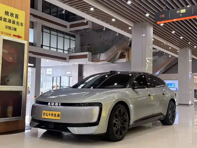 Audi E 5 Sportback 2026 quattro — фото 1