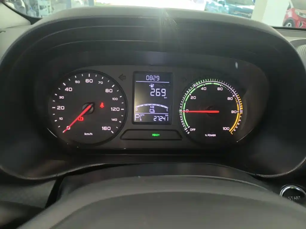 Roewe Clever — миниатюра 12