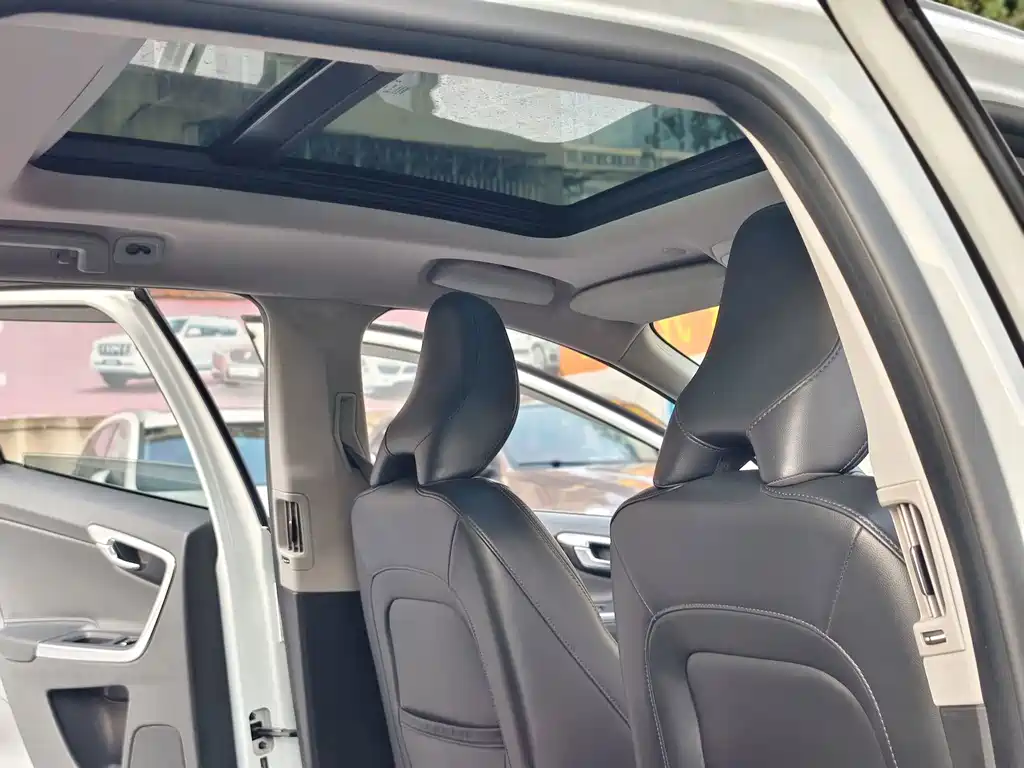 Volvo XC60 — миниатюра 18