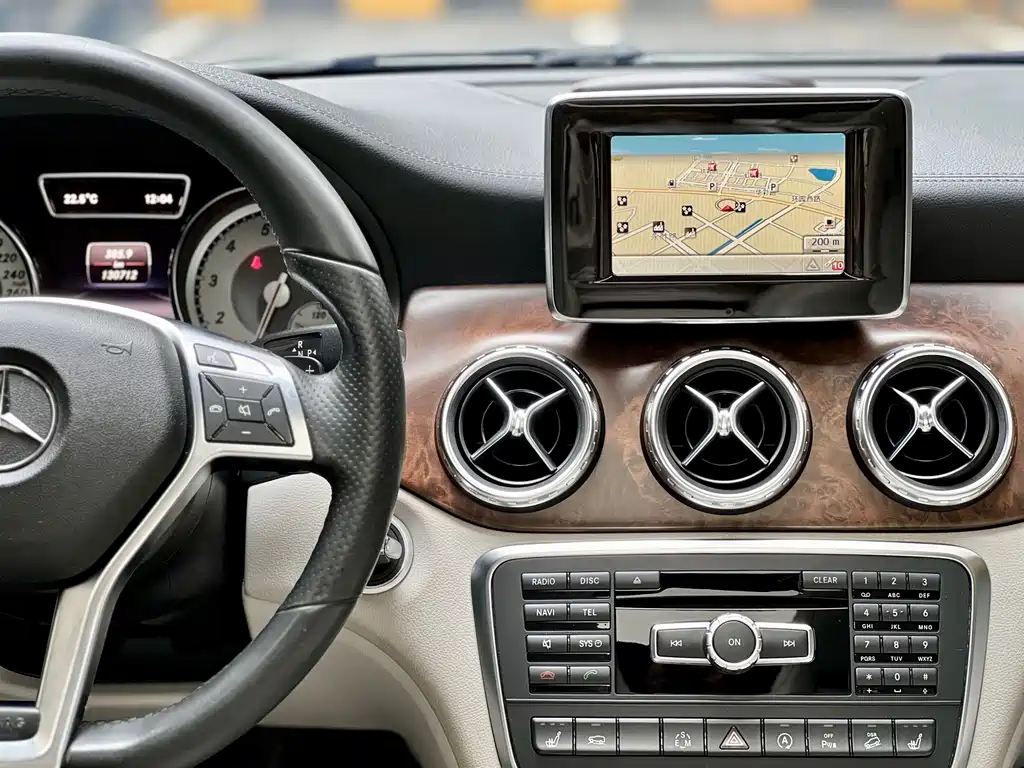 Mercedes-Benz GLA — миниатюра 6
