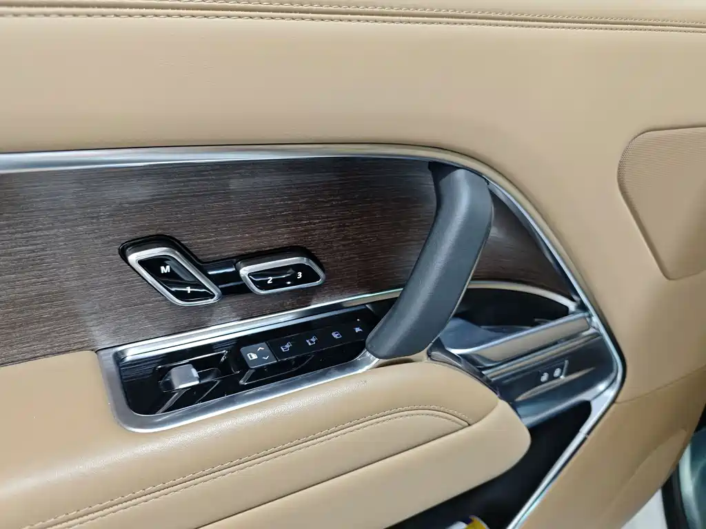 Land Rover Range Rover — миниатюра 13