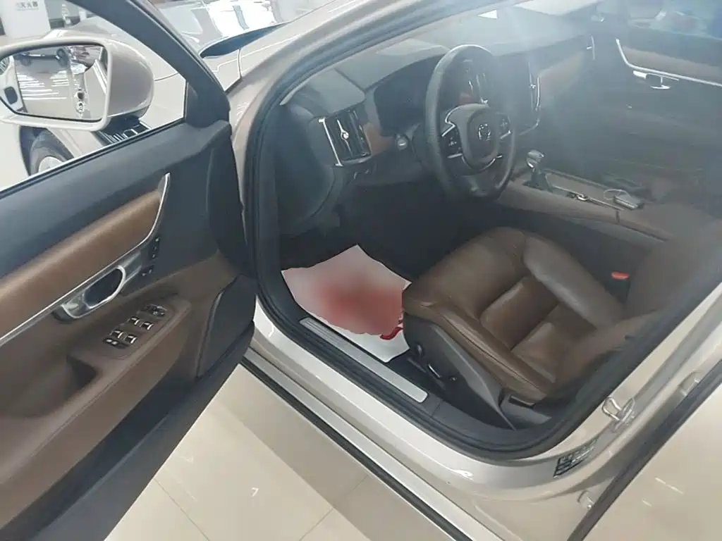 Volvo S90 — миниатюра 16