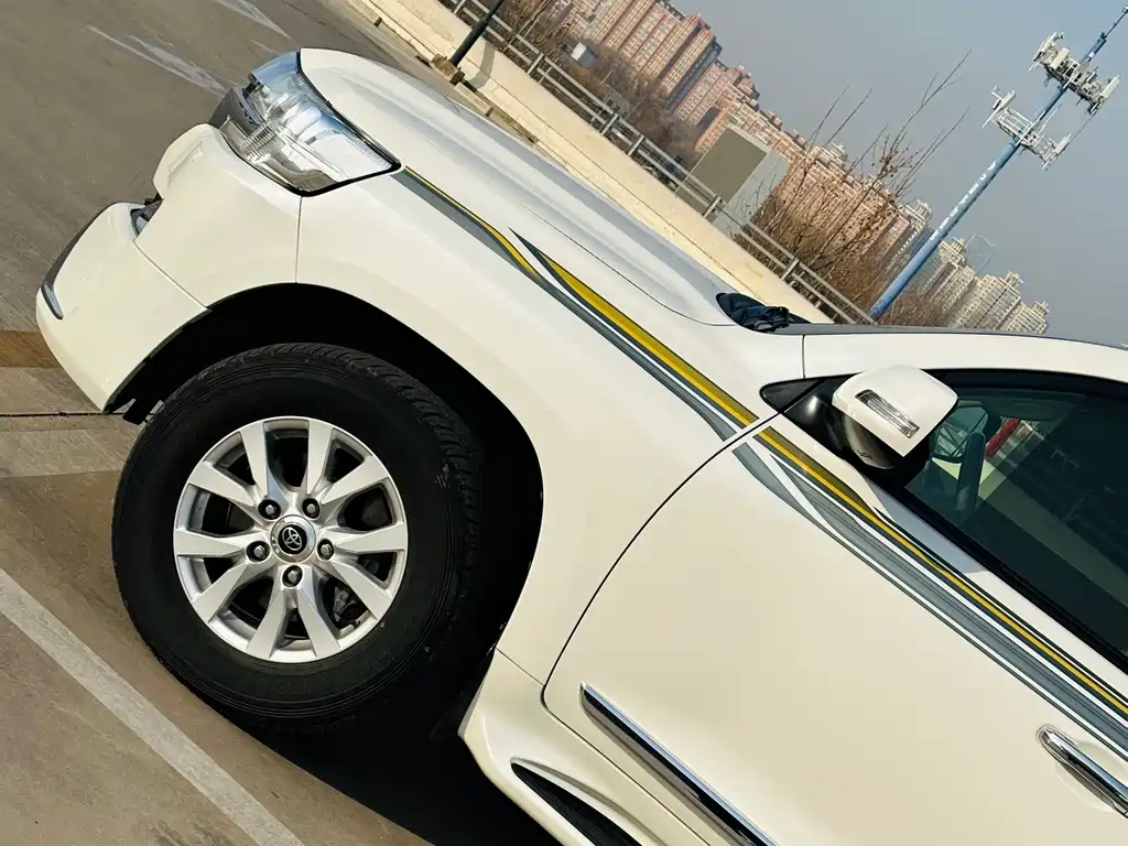 Toyota Land Cruiser 2018 4.6L AT