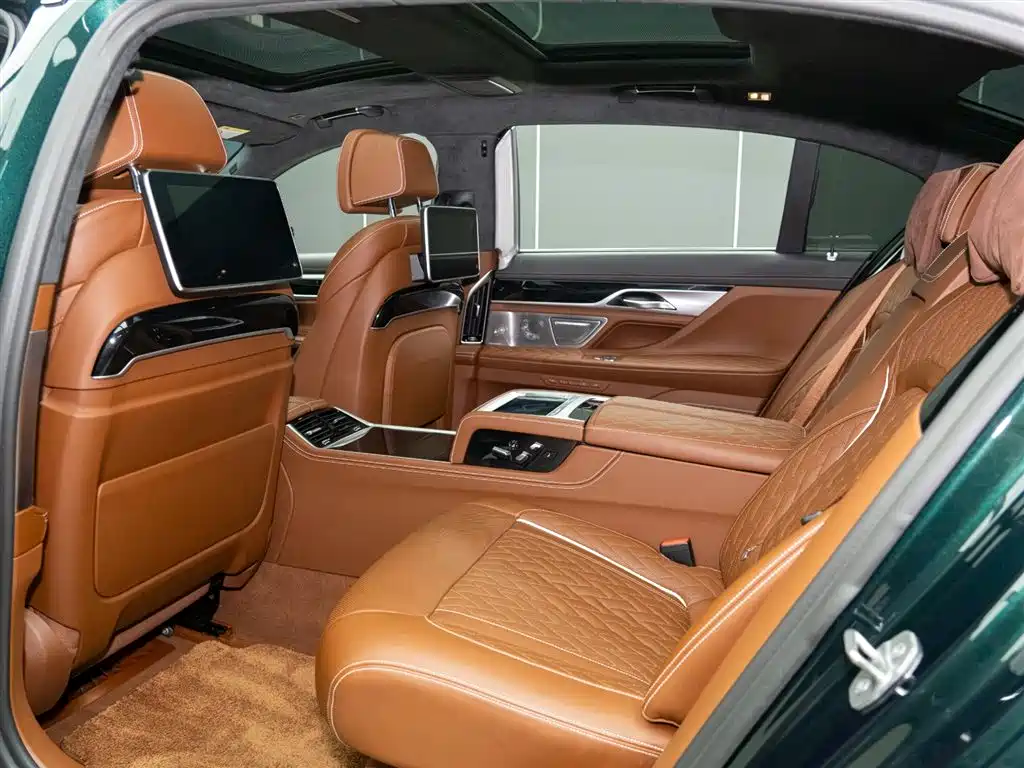 BMW 7 SERIES