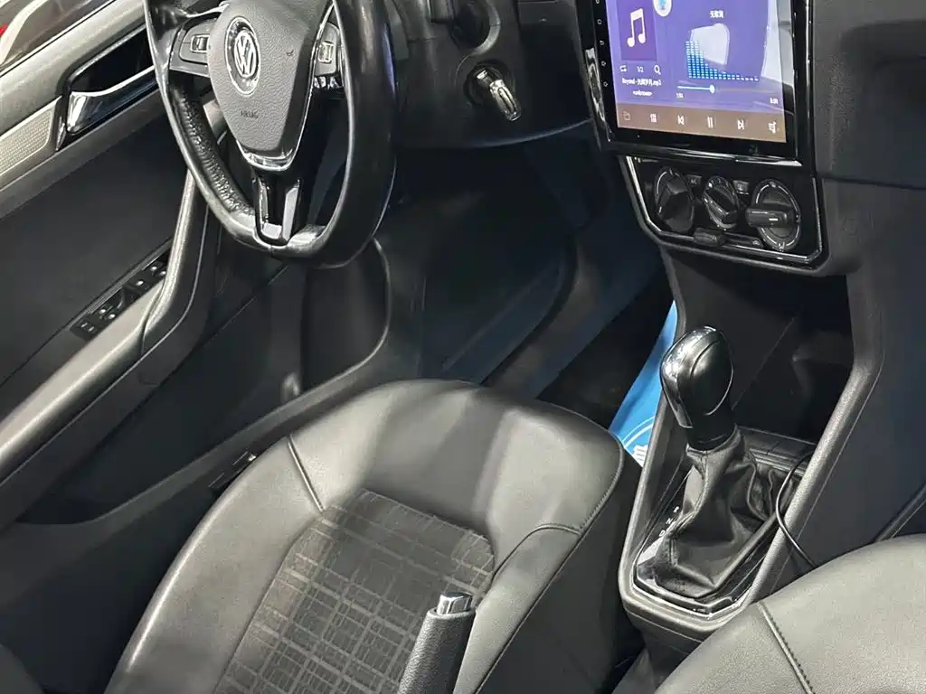Volkswagen Jetta — миниатюра 21