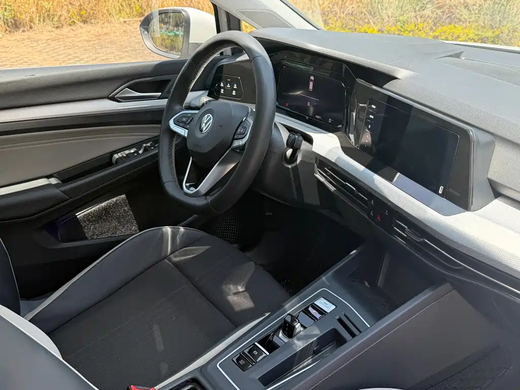 Volkswagen Golf 2023 280TSI DSG Pro