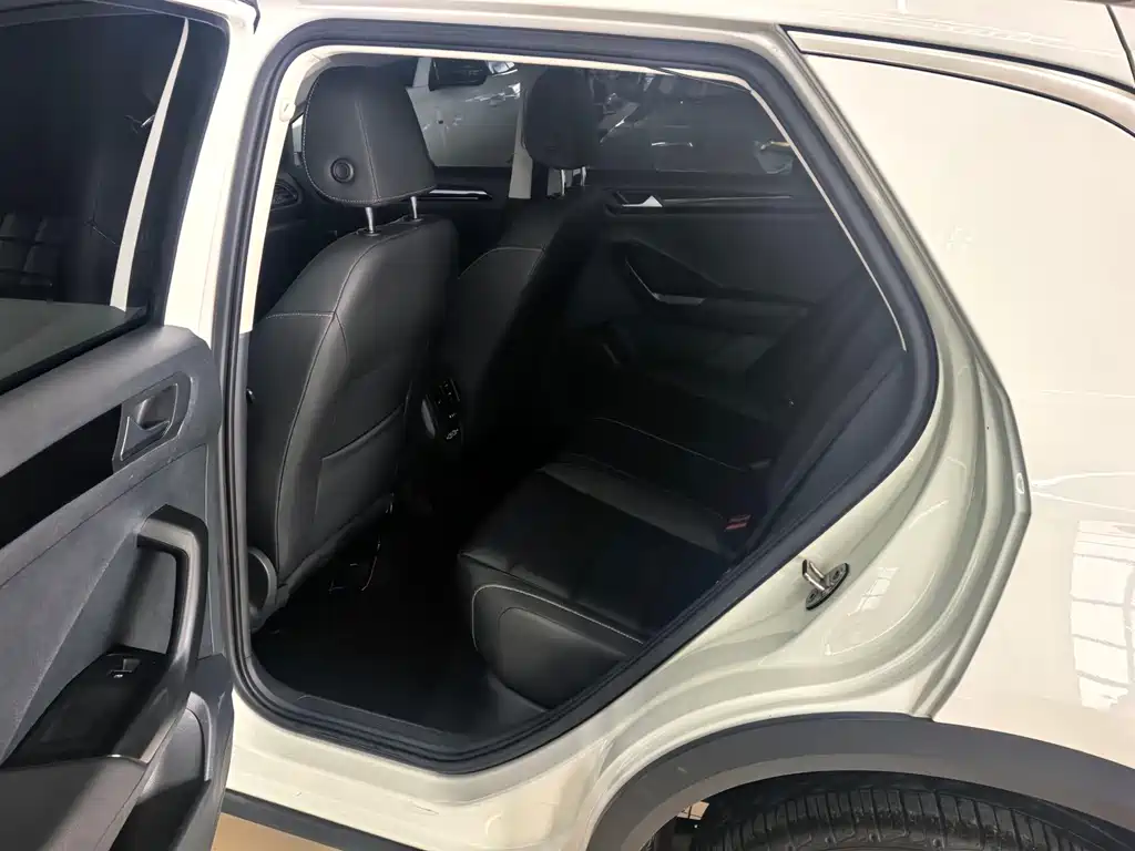 VOLKSWAGEN T ROC EXPLORING SONGS