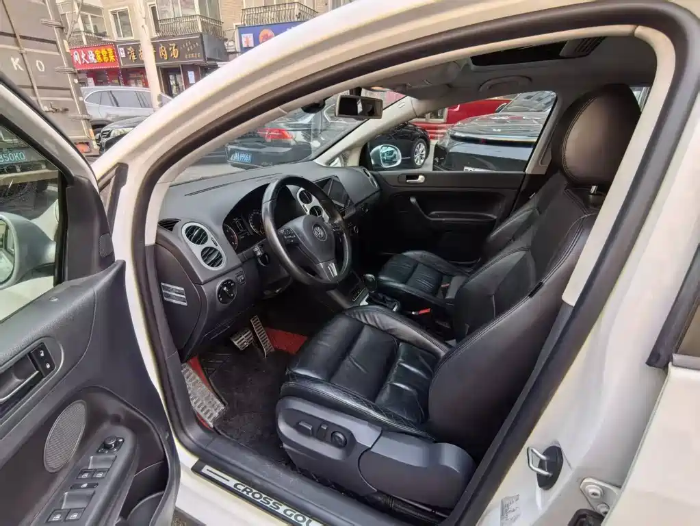 Volkswagen Golf 2011 1.4TSI Cross Golf