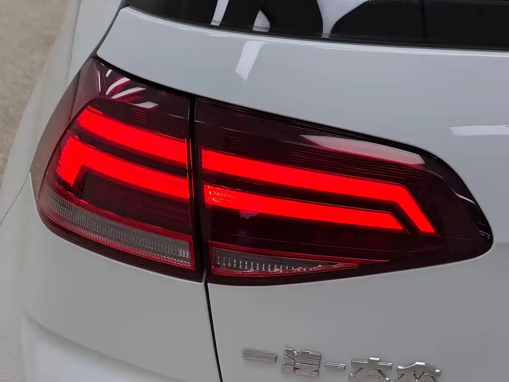 Volkswagen Golf — миниатюра 10