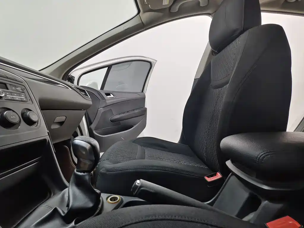 Peugeot 308 — миниатюра 10