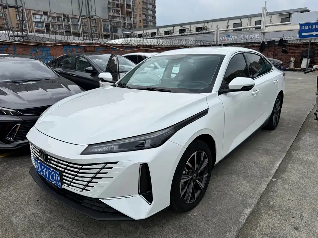 Changan Eado — миниатюра 2