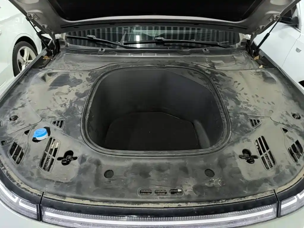 XPeng P7 — миниатюра 20