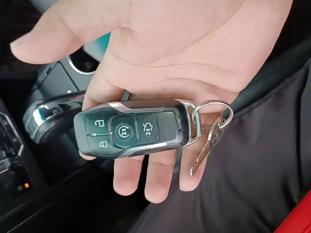 Ford Explorer (Import) — миниатюра 9