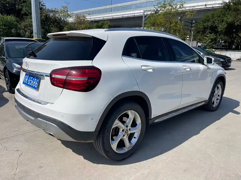 Mercedes-Benz GLA — миниатюра 5