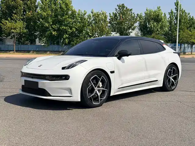 Zeekr 001