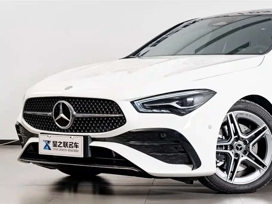 MERCEDES-BENZ CLA