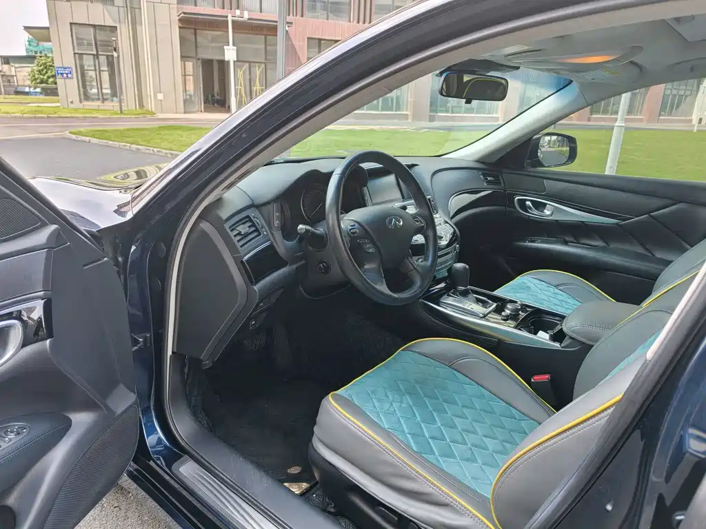 Infiniti Q70 — миниатюра 10
