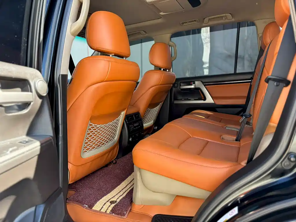 Toyota Land Cruiser 2010 5.7L AT