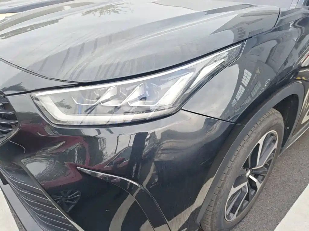 Toyota Crown Kluger — миниатюра 24
