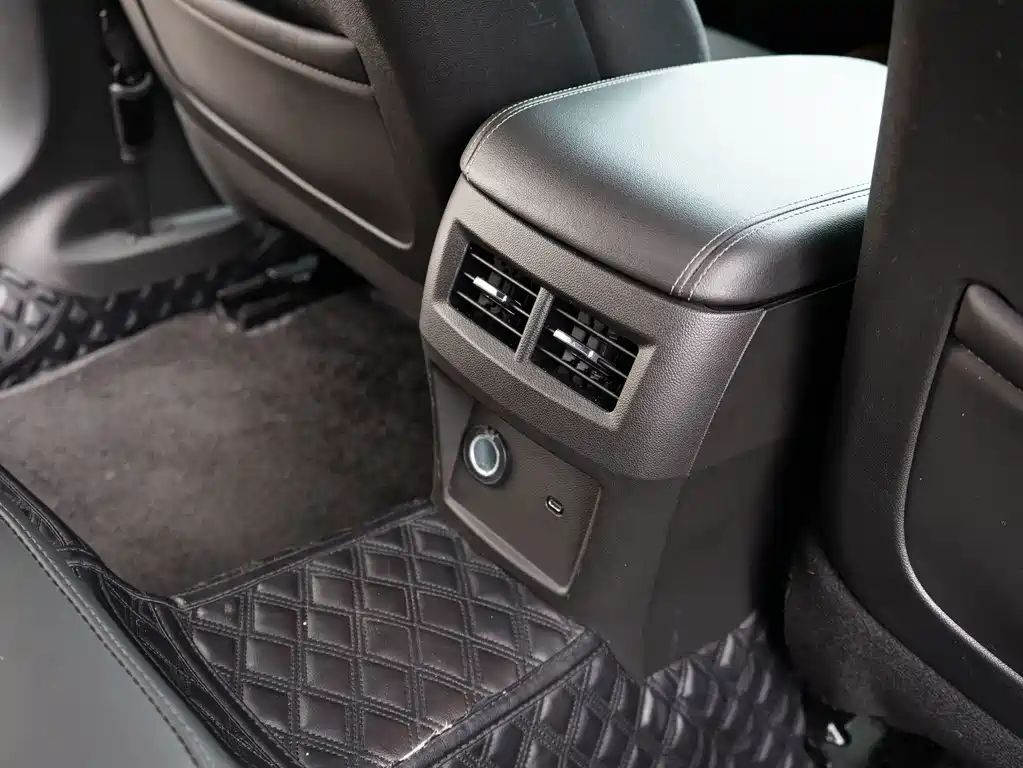 Cadillac CT5 — миниатюра 9