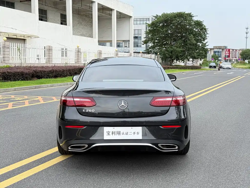 Mercedes-Benz E-Class (Import) — миниатюра 10