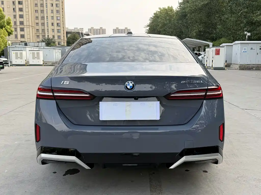 BMW i5 — миниатюра 5