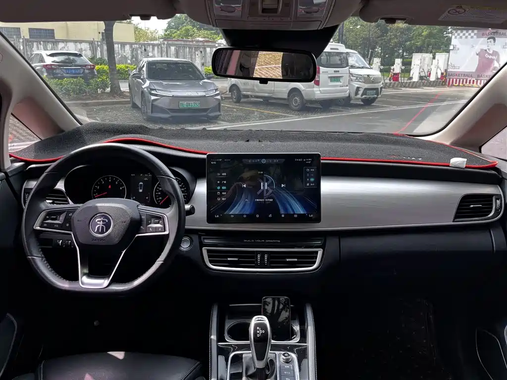 BYD MAX — миниатюра 13