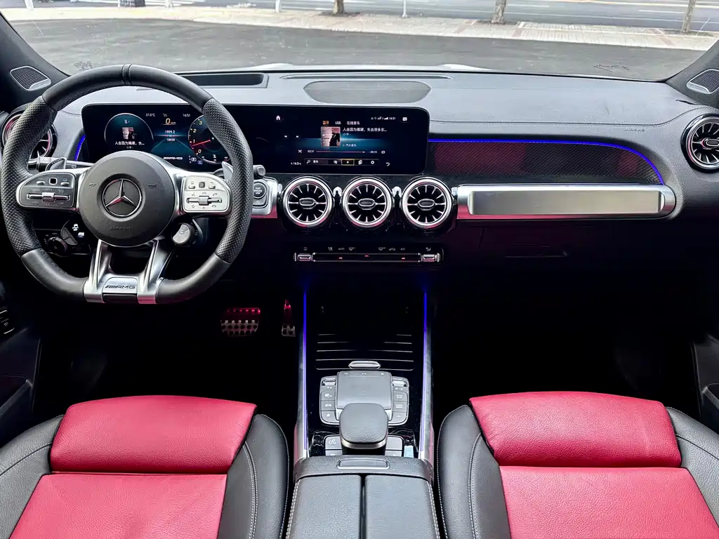 MERCEDES-BENZ GLB AMG