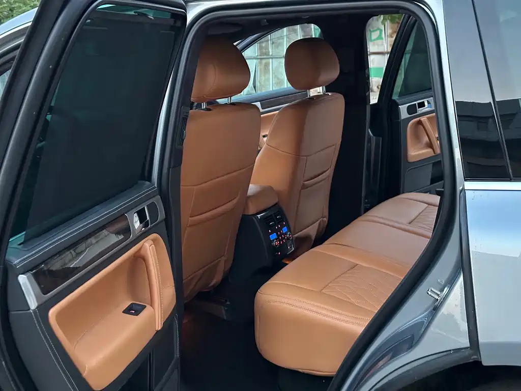 Volkswagen Touareg — миниатюра 9