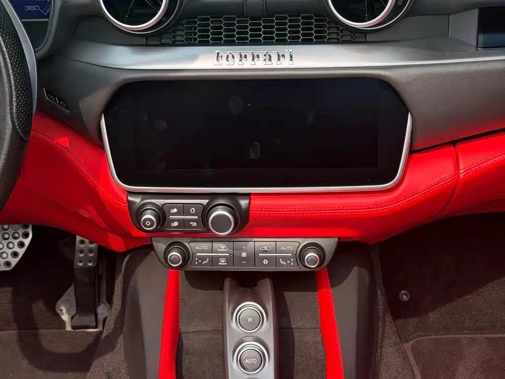 Ferrari Portofino — миниатюра 20