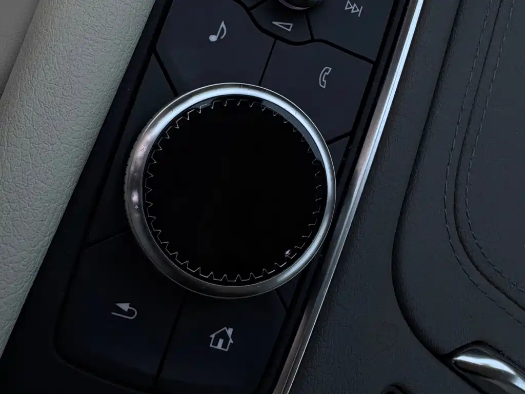 Cadillac XT6 — миниатюра 16