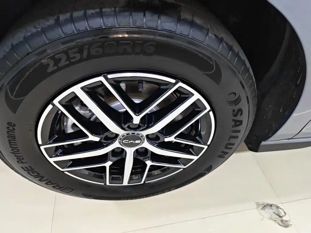 BYD Seal 05 DM-i — миниатюра 23