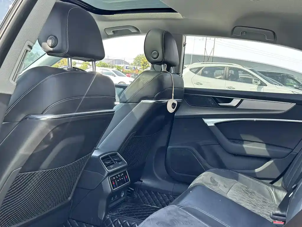 Audi A7L — миниатюра 4