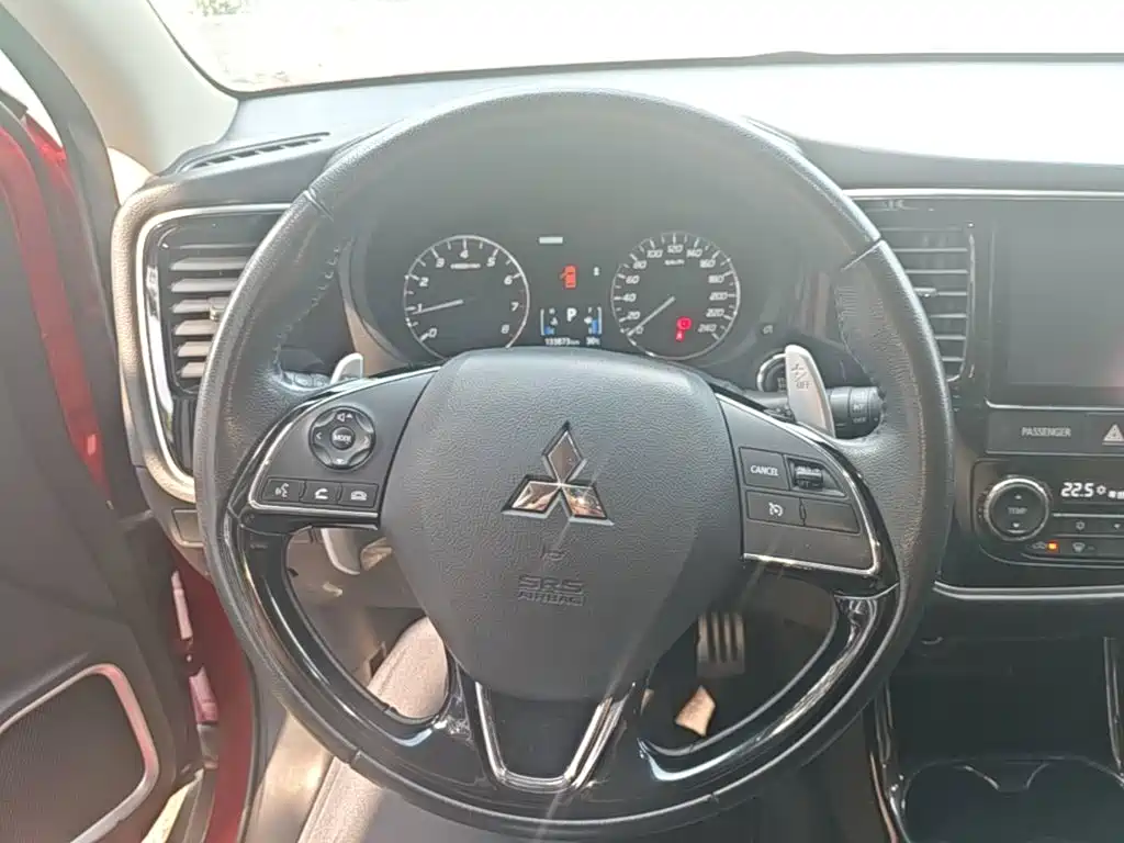 Mitsubishi Outlander — миниатюра 11