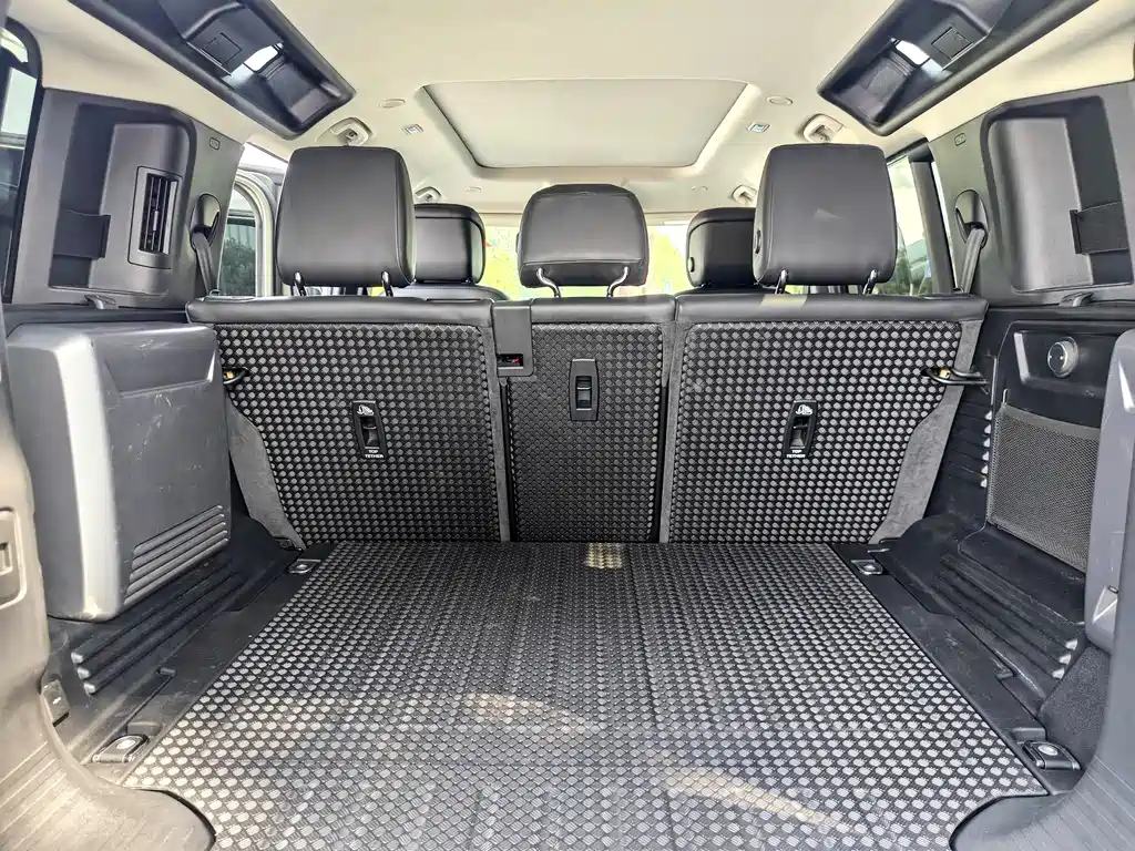 Land Rover Defender — миниатюра 11