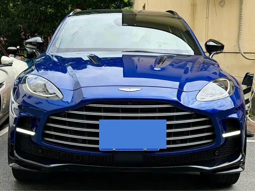 Aston Martin DBX 2023 4.0T V8 707