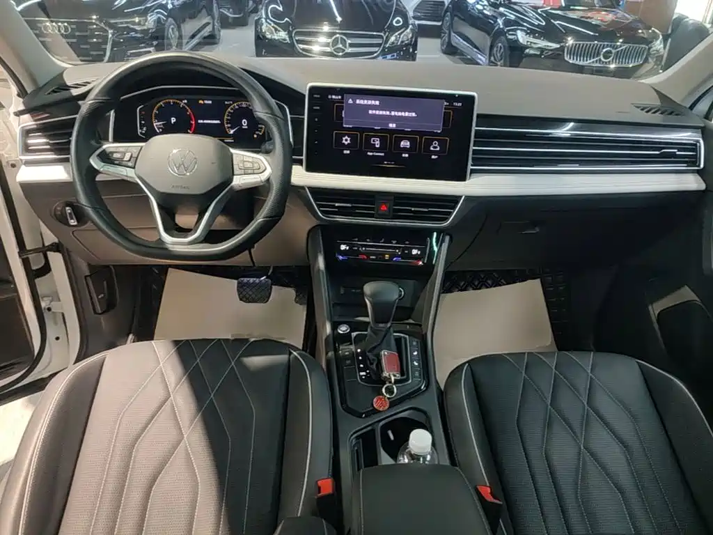 Volkswagen Tiguan L — миниатюра 10