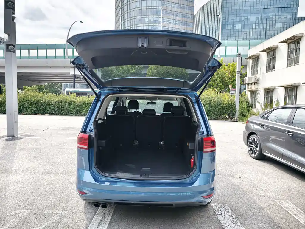 Volkswagen Touran — миниатюра 23