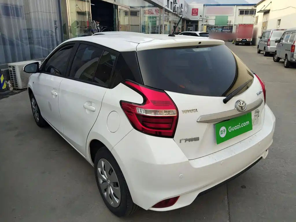Toyota Yaris L — миниатюра 5