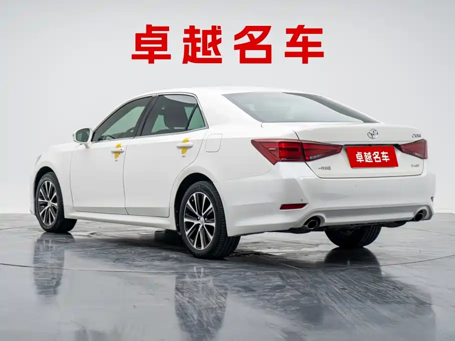 Toyota Crown — миниатюра 8