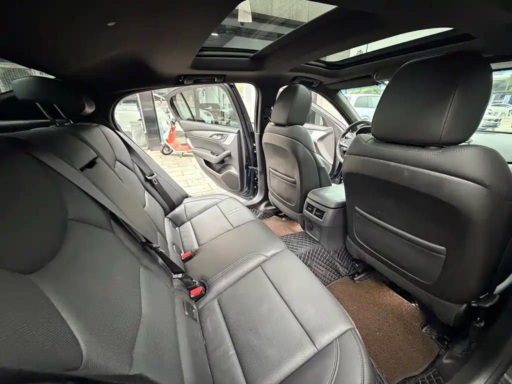 Cadillac CT5 — миниатюра 12