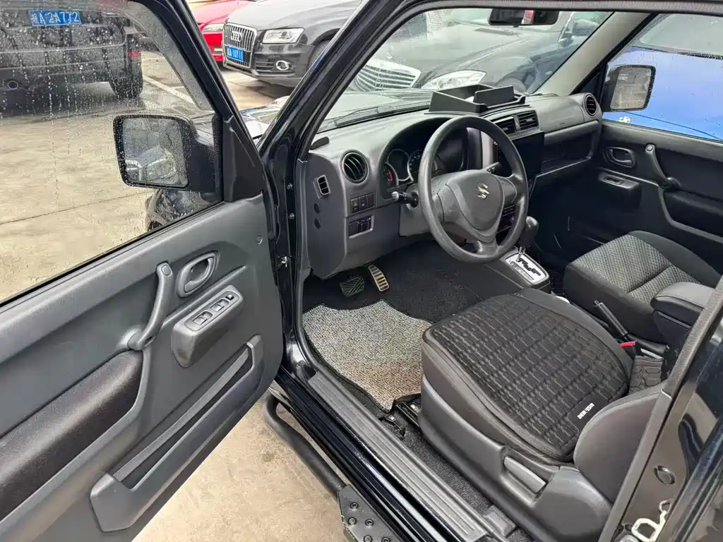 Suzuki Jimny — миниатюра 7