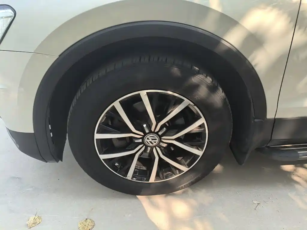 Volkswagen Tiguan L — миниатюра 23
