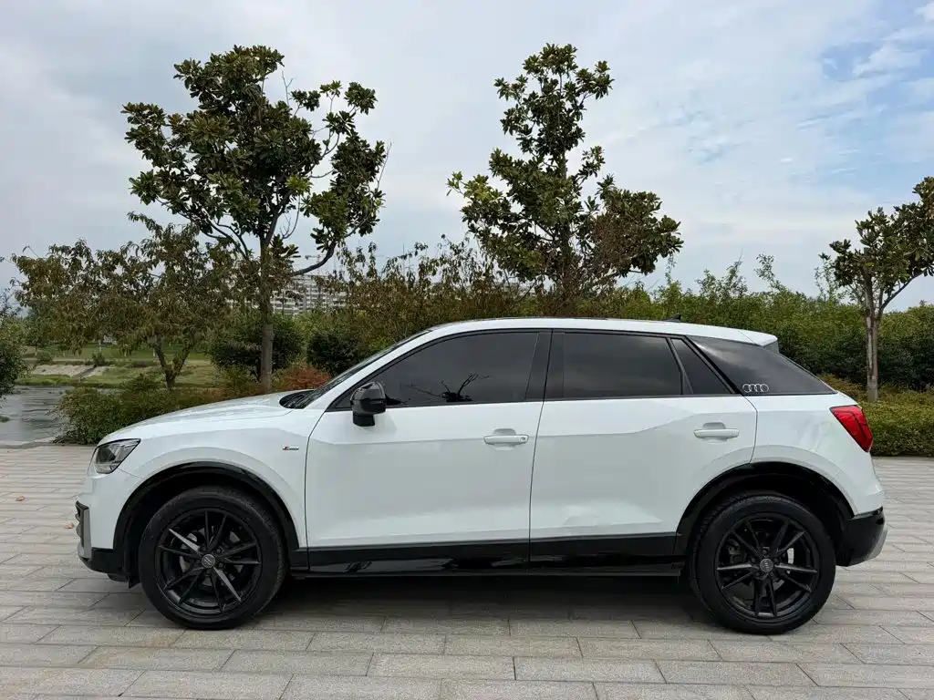 Audi Q2L — миниатюра 4