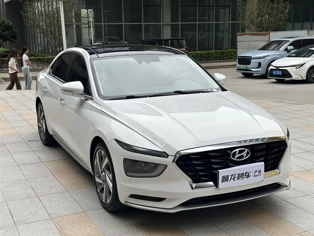 Hyundai Mistra 2021 1.8L CVT LUX Luxury