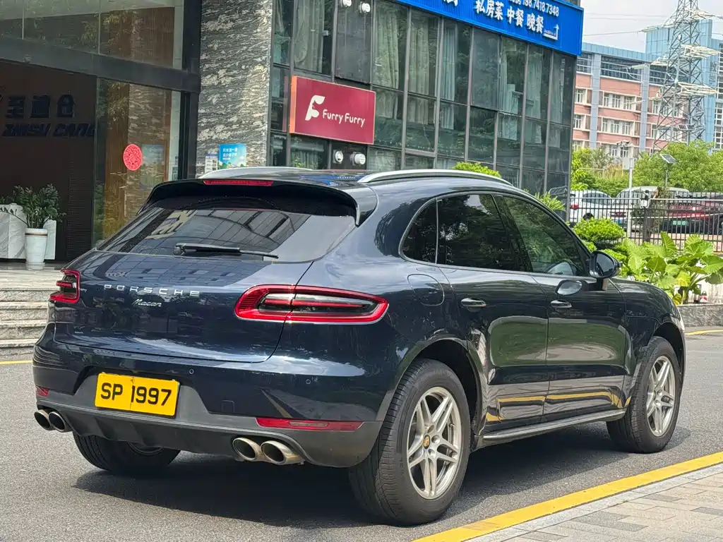 Porsche Macan — миниатюра 4
