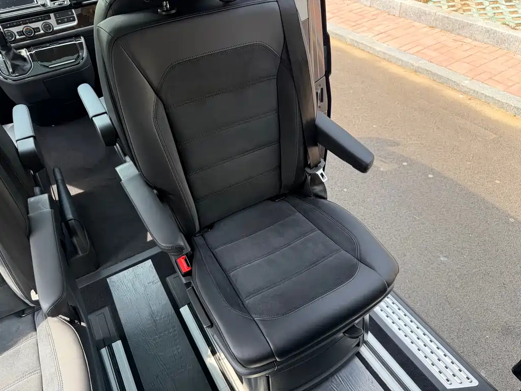 Volkswagen Multivan — миниатюра 21