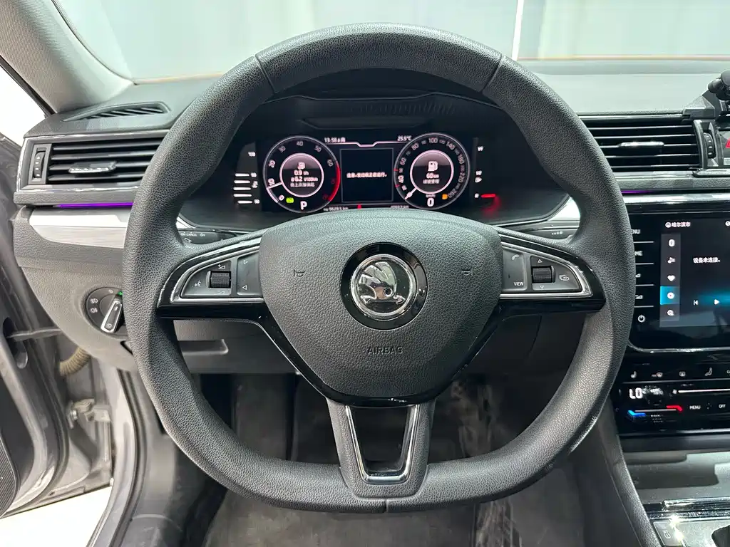 Skoda Superb — миниатюра 11