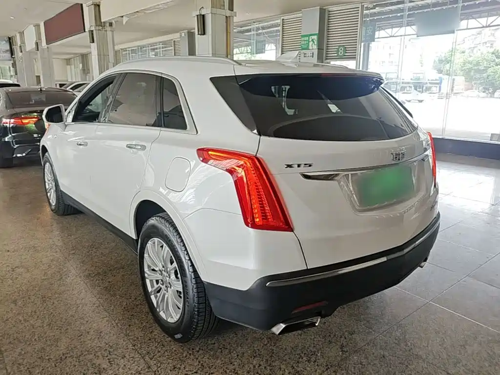 Cadillac XT5 — миниатюра 5